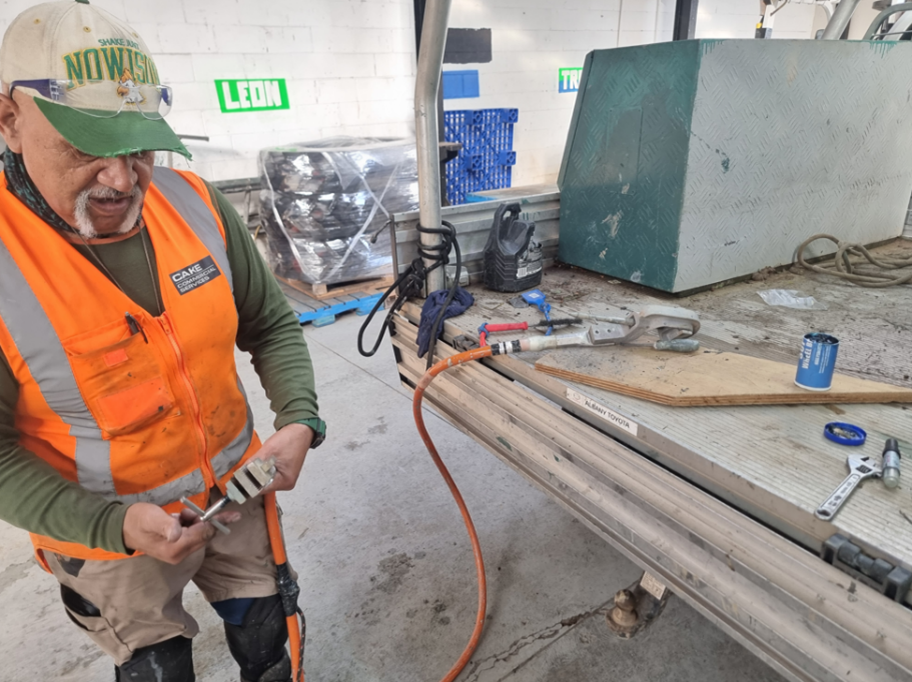Maintenance and Testing of portable earthing devices